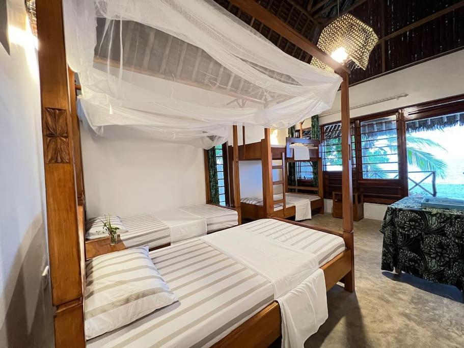 Lui Ushongo Beach House Pangani Exterior photo